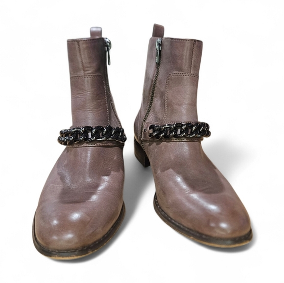 COACH Adella Burnished Calf Leather Taupe Grey Chain Flat Ankle Boots. Size 6.5 - Picture 2 of 16